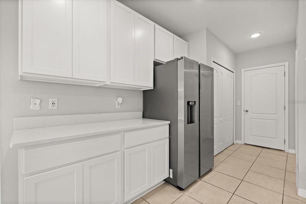 For Rent: $2,595 (4 beds, 2 baths, 1994 Square Feet)