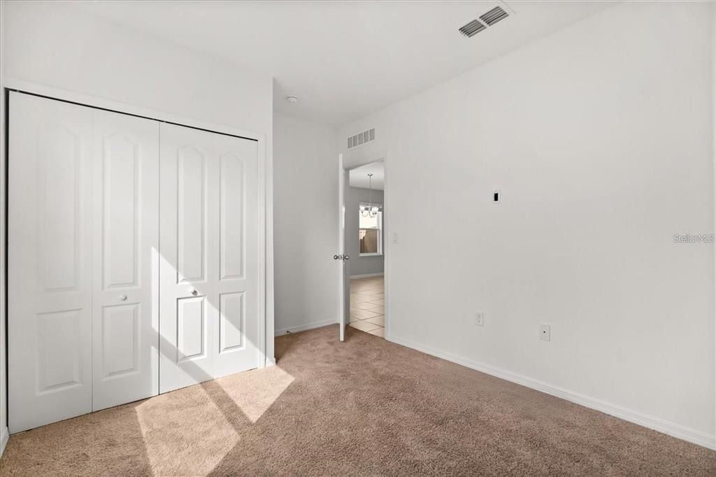 For Rent: $2,595 (4 beds, 2 baths, 1994 Square Feet)