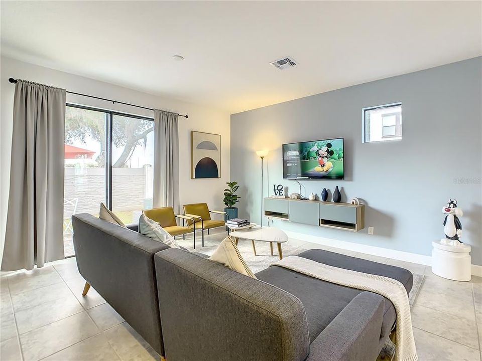 En Renta: $2,600 (4 camas, 3 baños, 1823 Pies cuadrados)