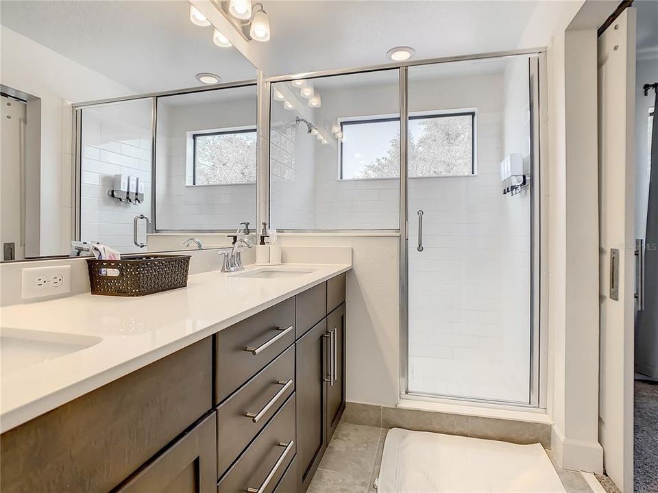 En Renta: $2,600 (4 camas, 3 baños, 1823 Pies cuadrados)