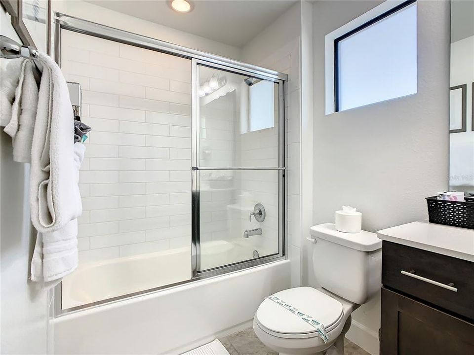 En Renta: $2,600 (4 camas, 3 baños, 1823 Pies cuadrados)