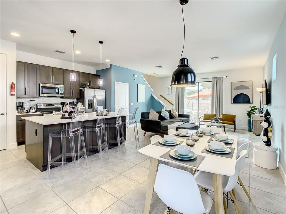 En Renta: $2,600 (4 camas, 3 baños, 1823 Pies cuadrados)