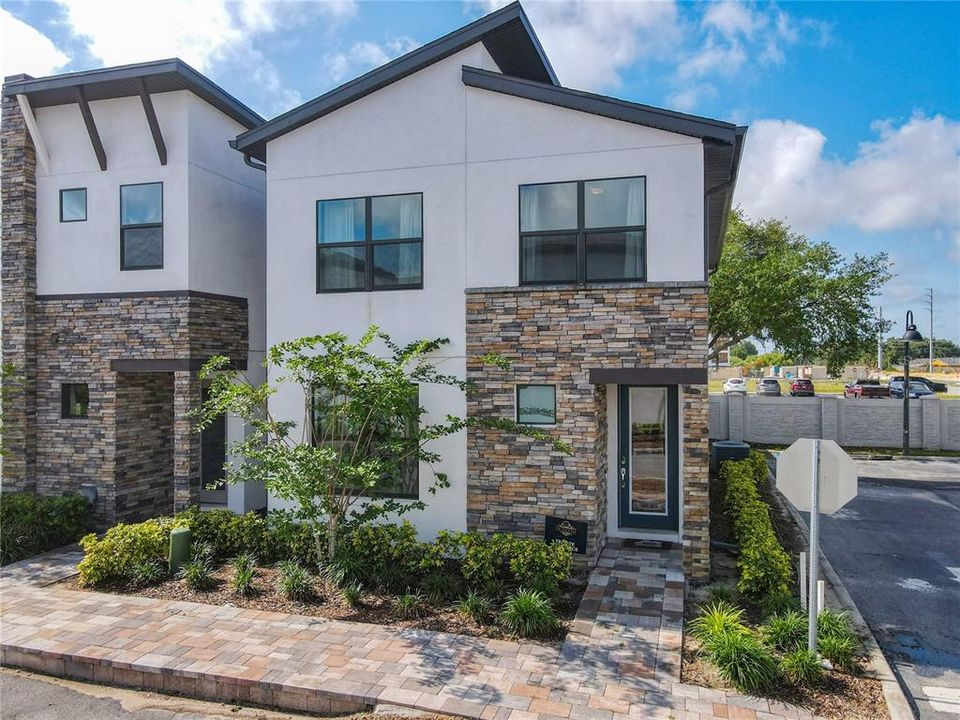 En Renta: $2,600 (4 camas, 3 baños, 1823 Pies cuadrados)