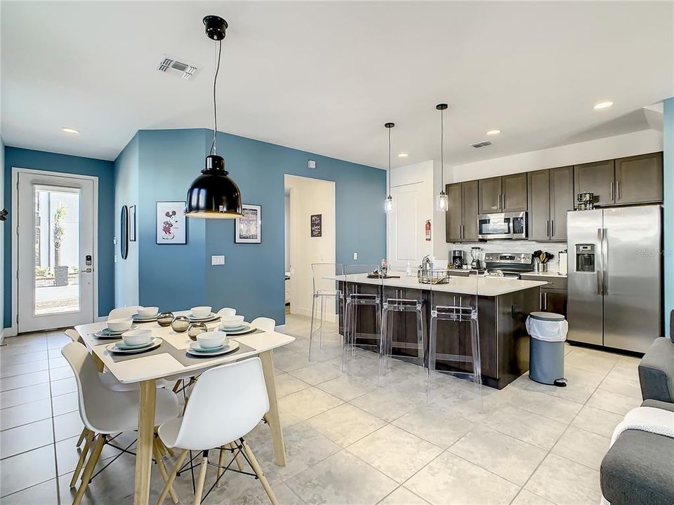 En Renta: $2,600 (4 camas, 3 baños, 1823 Pies cuadrados)