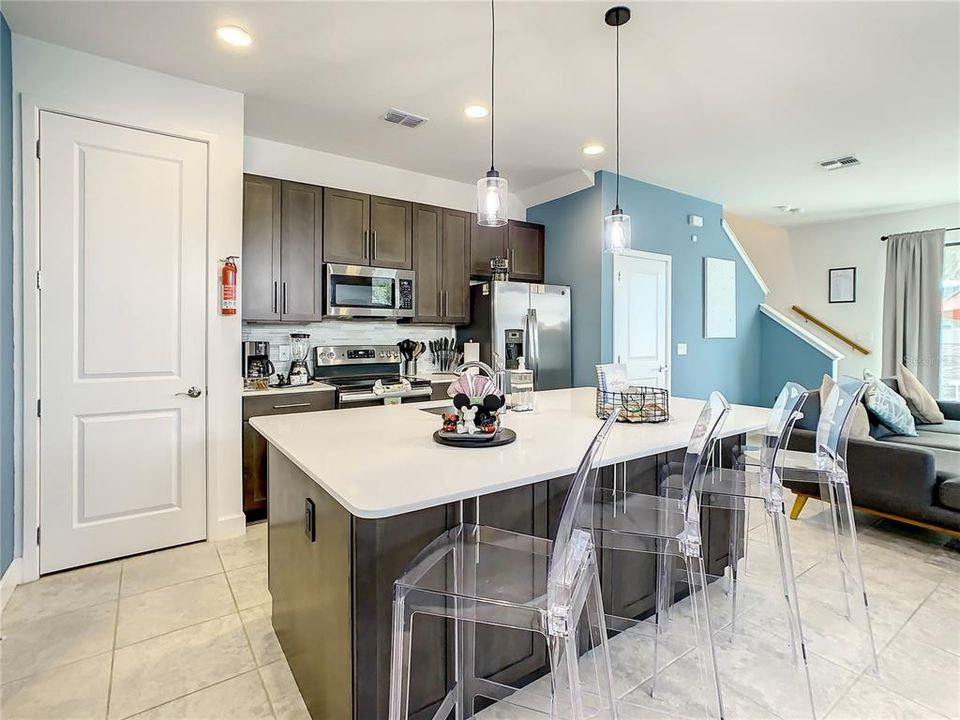 En Renta: $2,600 (4 camas, 3 baños, 1823 Pies cuadrados)