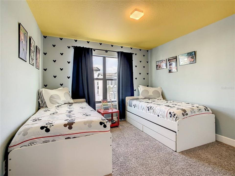 En Renta: $2,600 (4 camas, 3 baños, 1823 Pies cuadrados)