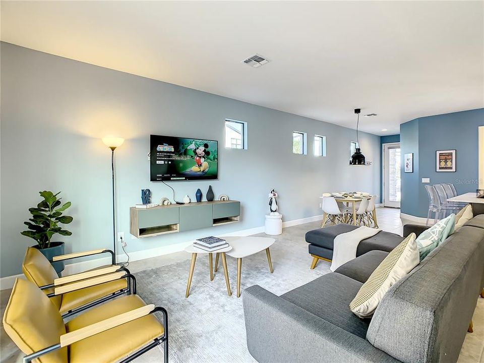 En Renta: $2,600 (4 camas, 3 baños, 1823 Pies cuadrados)