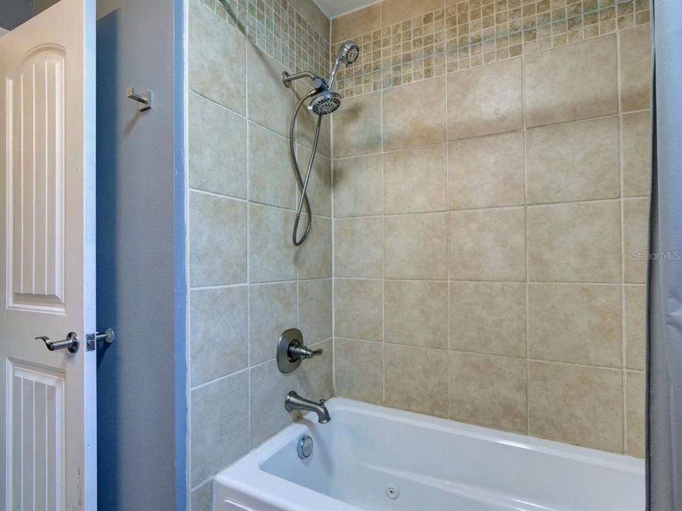 待售: $285,000 (3 贝兹, 2 浴室, 1548 平方英尺)