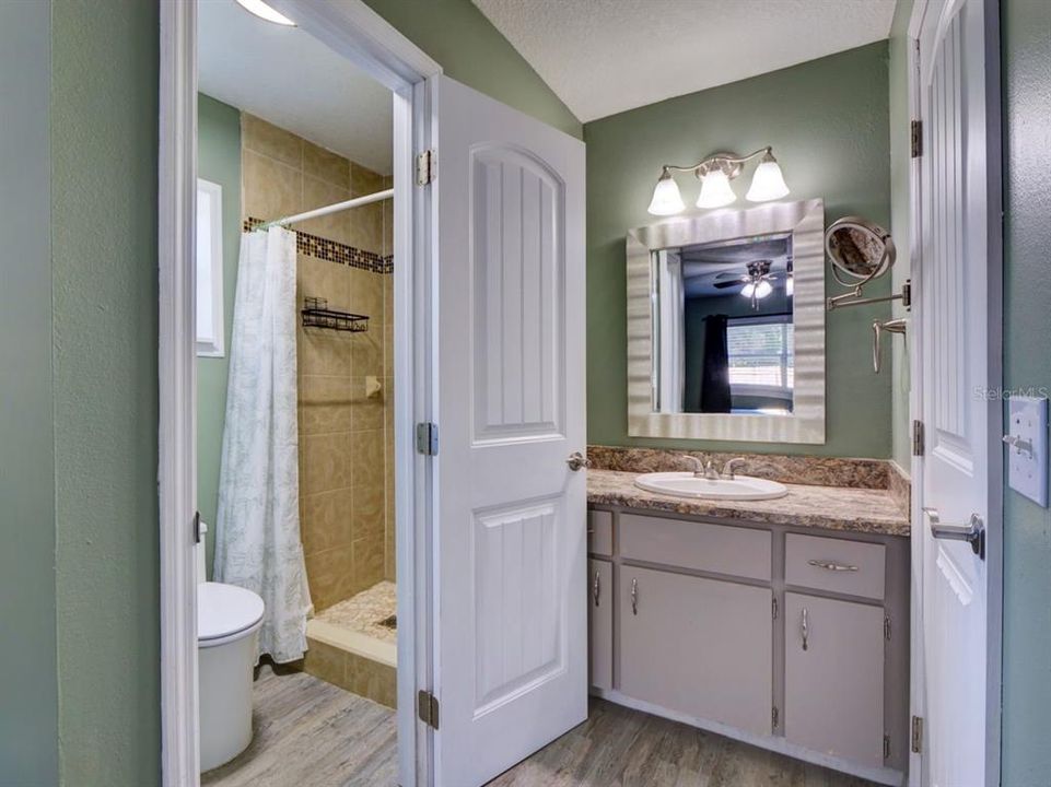 待售: $285,000 (3 贝兹, 2 浴室, 1548 平方英尺)