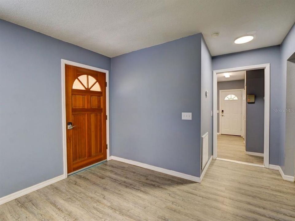 待售: $285,000 (3 贝兹, 2 浴室, 1548 平方英尺)