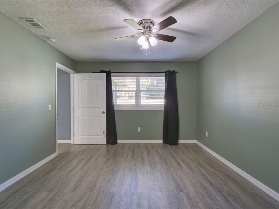 待售: $285,000 (3 贝兹, 2 浴室, 1548 平方英尺)