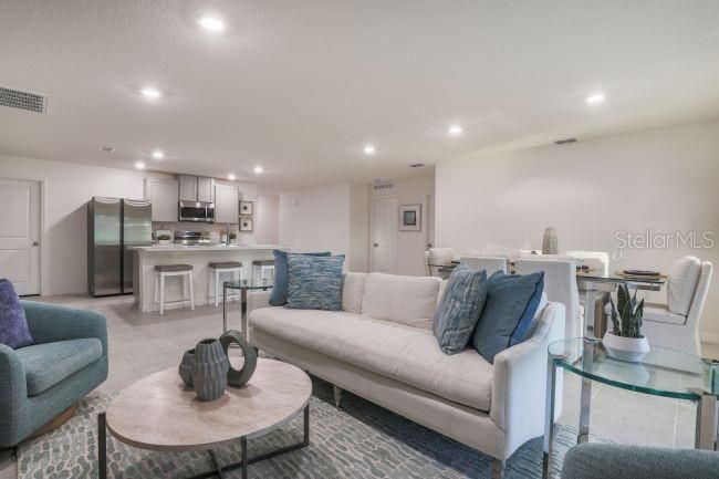 Active With Contract: $319,900 (4 beds, 2 baths, 2052 Square Feet)