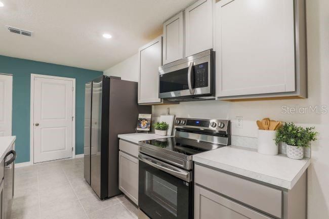 Active With Contract: $319,900 (4 beds, 2 baths, 2052 Square Feet)