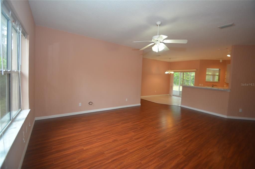 En Renta: $2,200 (4 camas, 2 baños, 2198 Pies cuadrados)