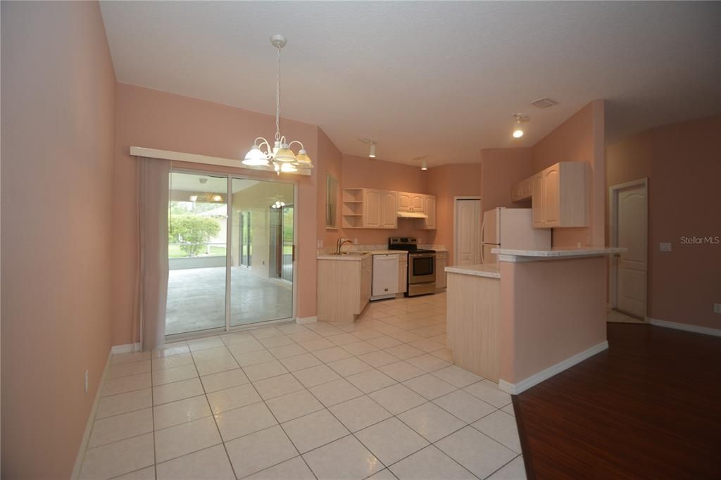 En Renta: $2,200 (4 camas, 2 baños, 2198 Pies cuadrados)