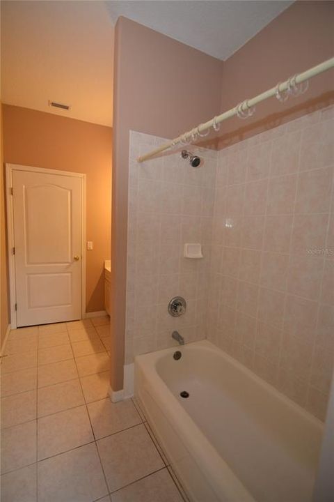 En Renta: $2,200 (4 camas, 2 baños, 2198 Pies cuadrados)