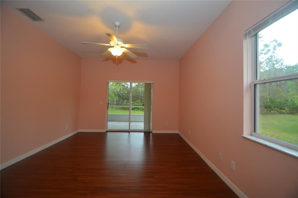 En Renta: $2,200 (4 camas, 2 baños, 2198 Pies cuadrados)