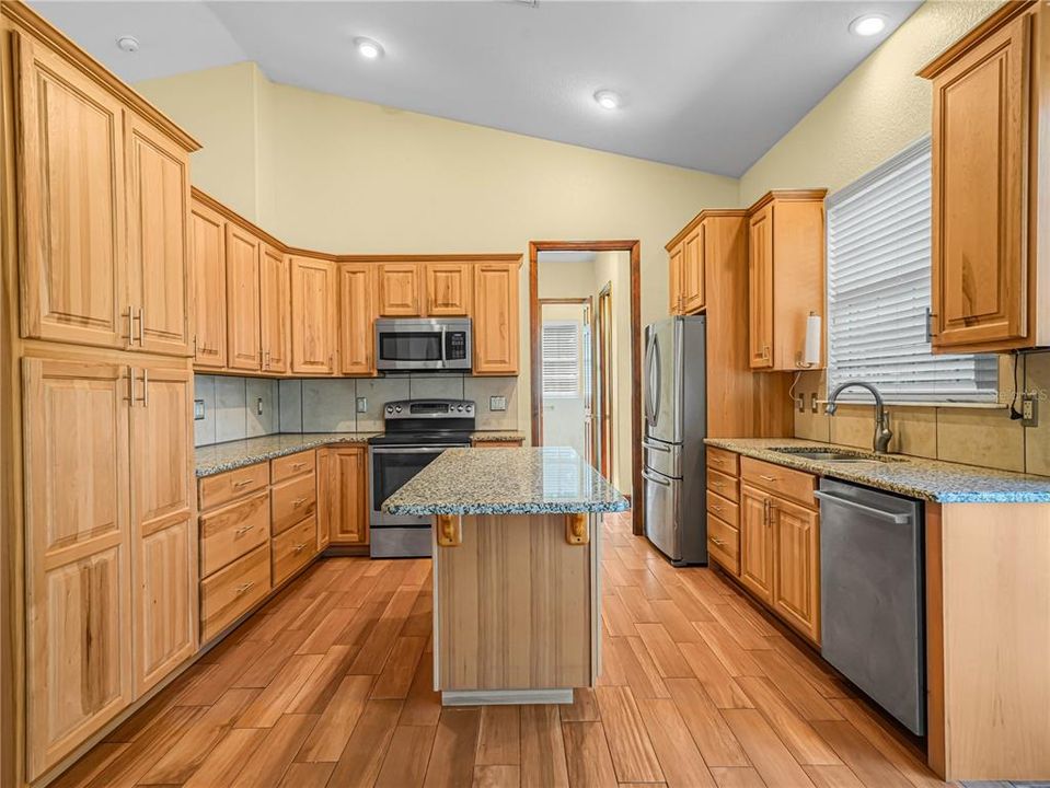 En Renta: $2,500 (4 camas, 2 baños, 1680 Pies cuadrados)