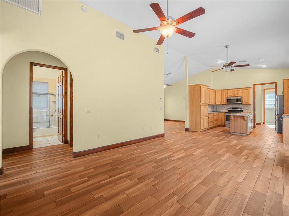 En Renta: $2,500 (4 camas, 2 baños, 1680 Pies cuadrados)