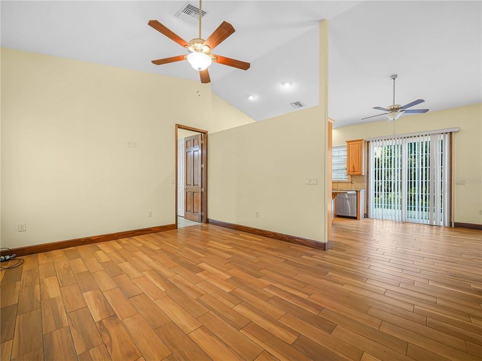 En Renta: $2,500 (4 camas, 2 baños, 1680 Pies cuadrados)