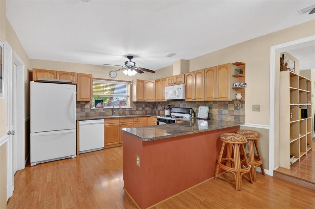 待售: $624,900 (3 贝兹, 2 浴室, 1313 平方英尺)