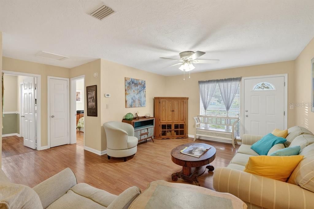 待售: $624,900 (3 贝兹, 2 浴室, 1313 平方英尺)