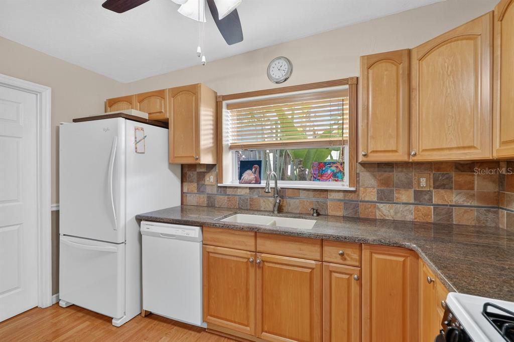 待售: $624,900 (3 贝兹, 2 浴室, 1313 平方英尺)