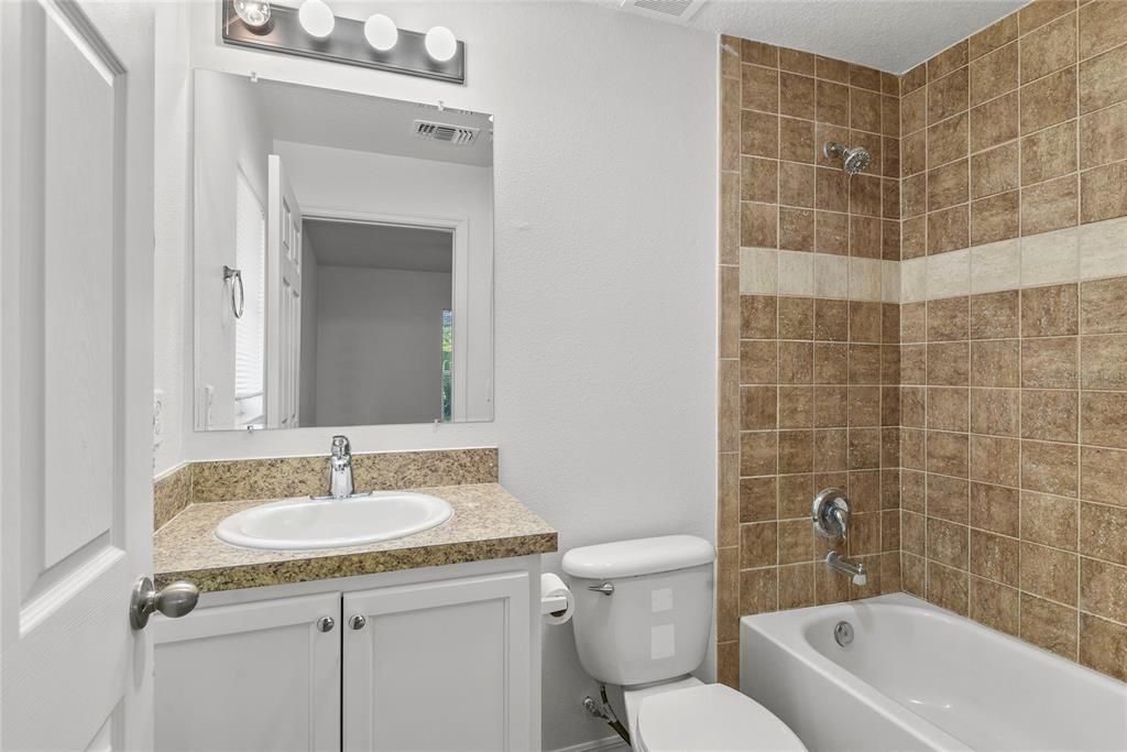 出租: $1,800 (3 贝兹, 2 浴室, 1020 平方英尺)