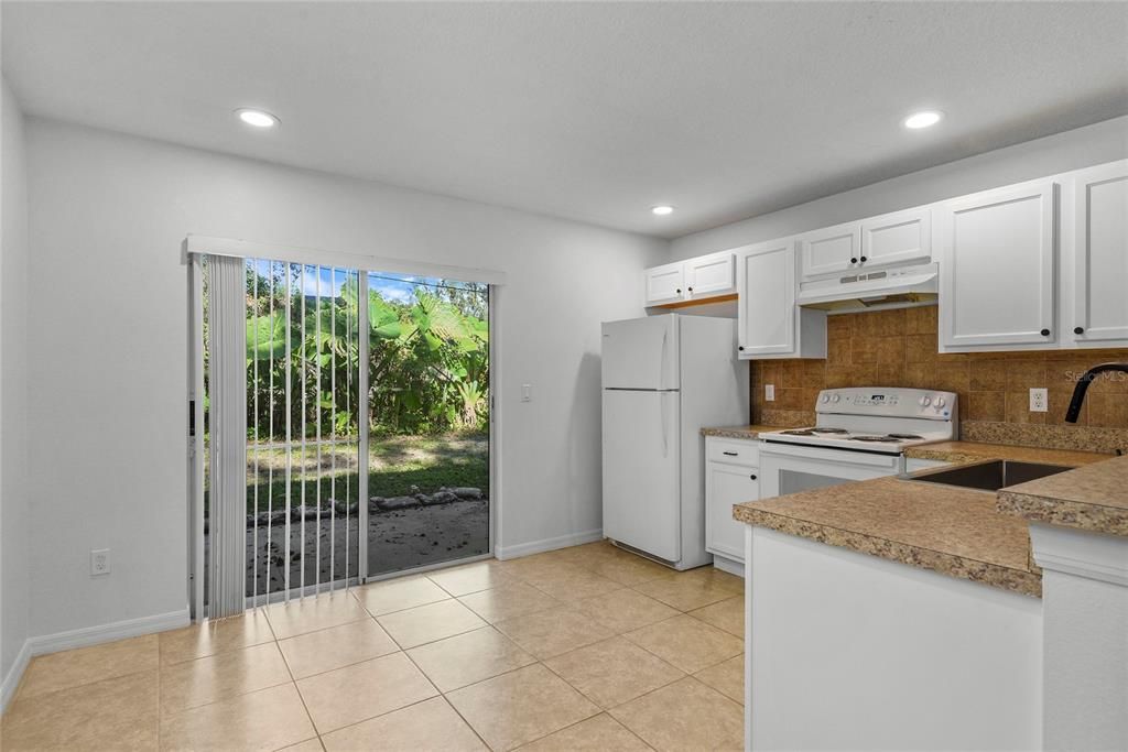 出租: $1,800 (3 贝兹, 2 浴室, 1020 平方英尺)