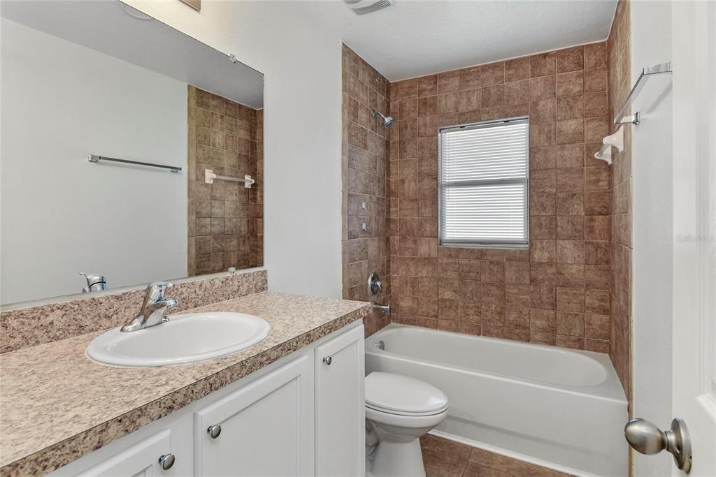 出租: $1,800 (3 贝兹, 2 浴室, 1020 平方英尺)