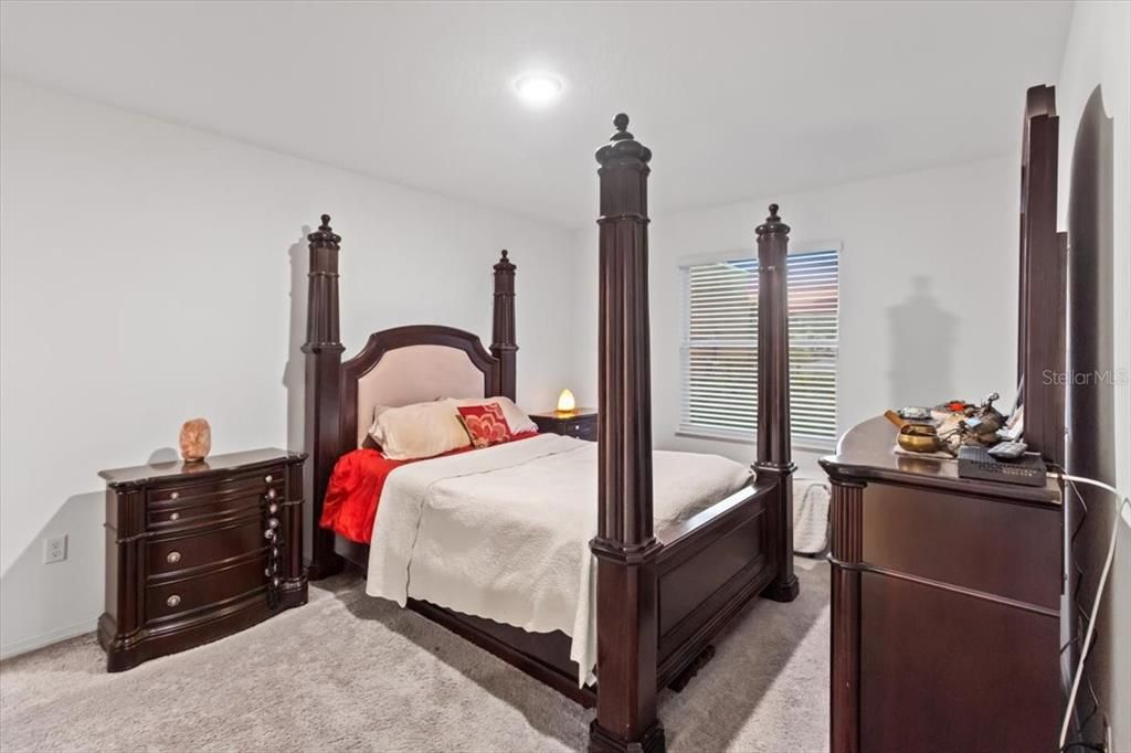 На продажу: $299,995 (3 спален, 2 ванн, 1445 Квадратных фут)