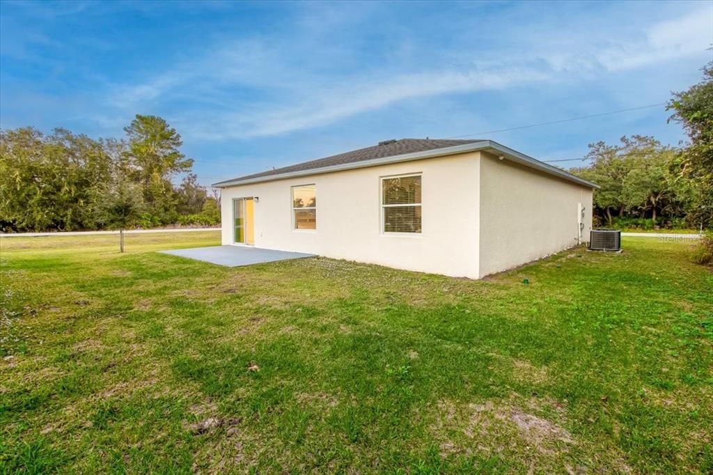 На продажу: $299,995 (3 спален, 2 ванн, 1445 Квадратных фут)