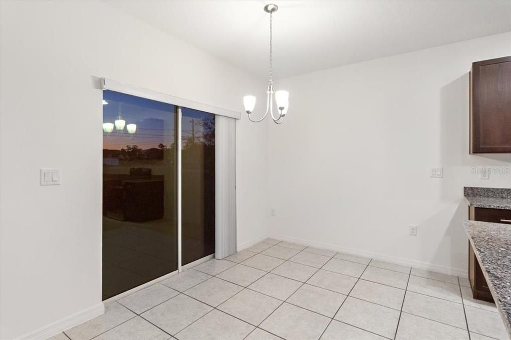 На продажу: $299,995 (3 спален, 2 ванн, 1445 Квадратных фут)