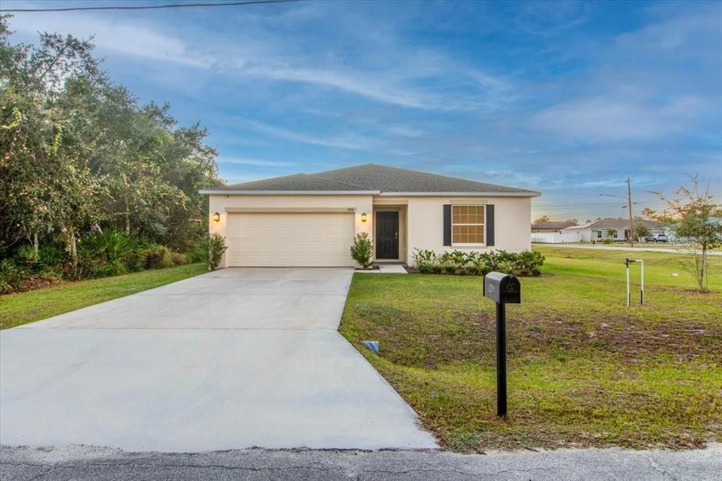 На продажу: $299,995 (3 спален, 2 ванн, 1445 Квадратных фут)