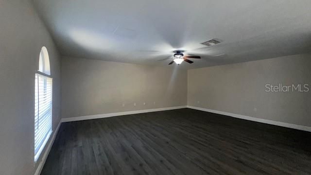 En Renta: $2,550 (4 camas, 3 baños, 2974 Pies cuadrados)