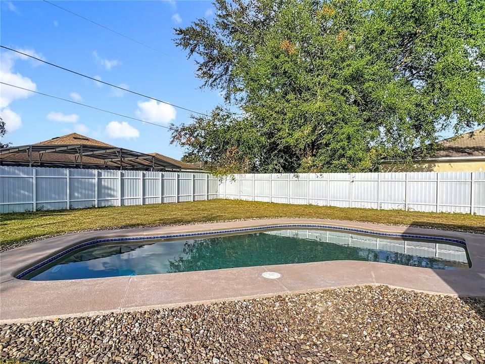 For Rent: $2,200 (3 beds, 2 baths, 1214 Square Feet)