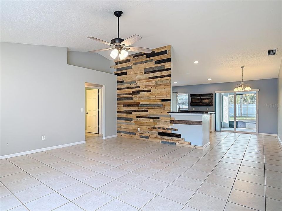 For Rent: $2,200 (3 beds, 2 baths, 1214 Square Feet)