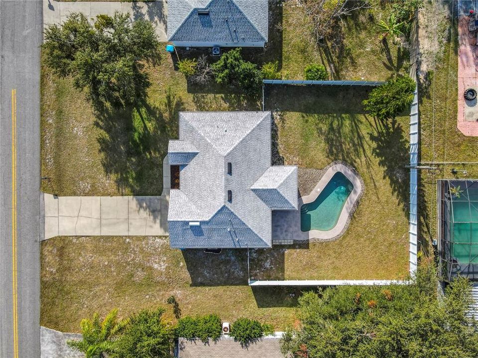 For Rent: $2,200 (3 beds, 2 baths, 1214 Square Feet)