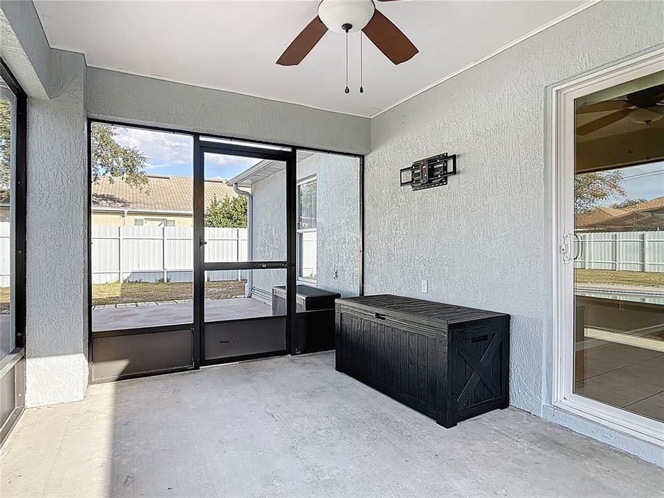 For Rent: $2,200 (3 beds, 2 baths, 1214 Square Feet)