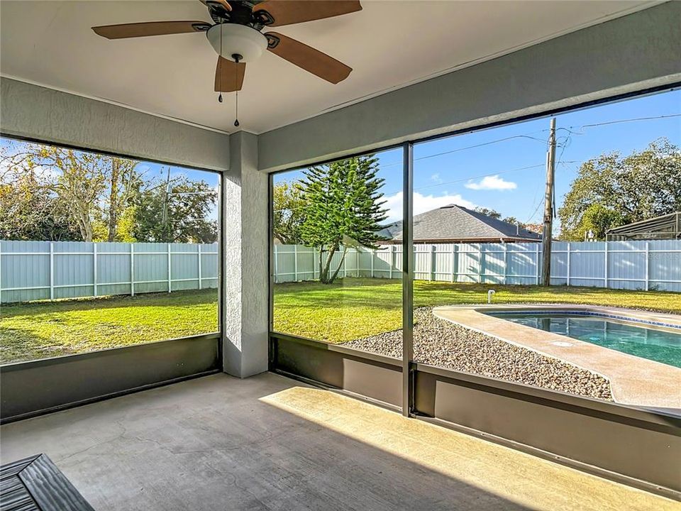 For Rent: $2,200 (3 beds, 2 baths, 1214 Square Feet)