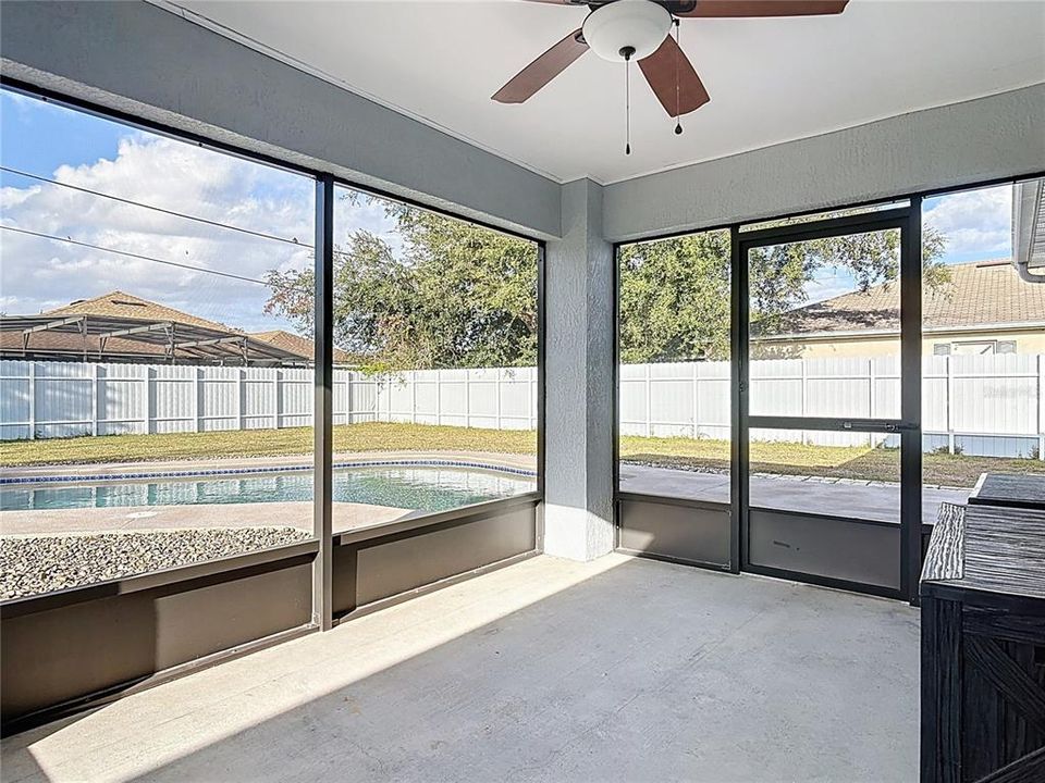 For Rent: $2,200 (3 beds, 2 baths, 1214 Square Feet)