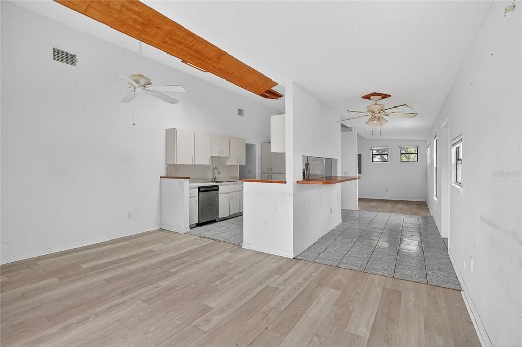 For Sale: $350,000 (3 beds, 2 baths, 1440 Square Feet)