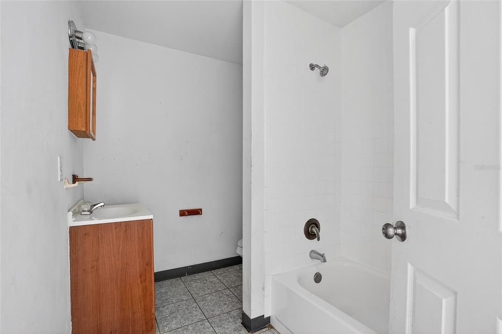 For Sale: $350,000 (3 beds, 2 baths, 1440 Square Feet)