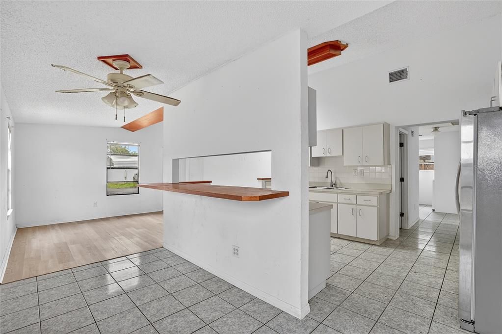 For Sale: $350,000 (3 beds, 2 baths, 1440 Square Feet)