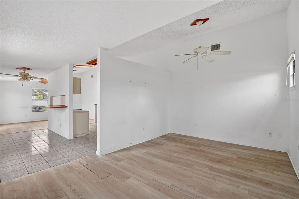 For Sale: $350,000 (3 beds, 2 baths, 1440 Square Feet)