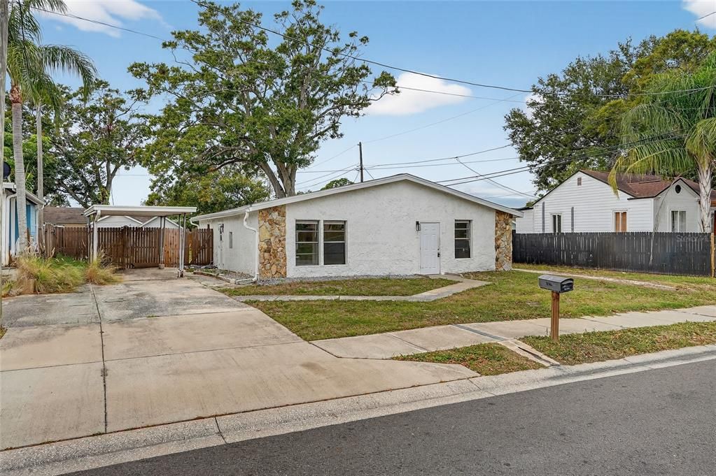 For Sale: $350,000 (3 beds, 2 baths, 1440 Square Feet)