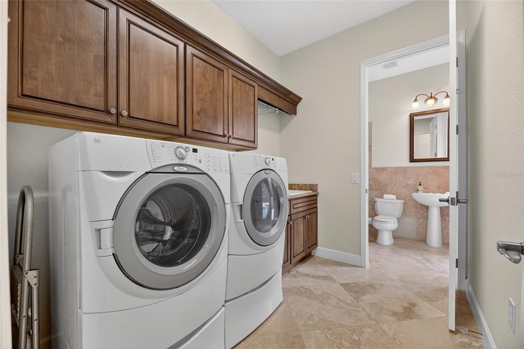 En Venta: $1,249,000 (4 camas, 4 baños, 4367 Pies cuadrados)