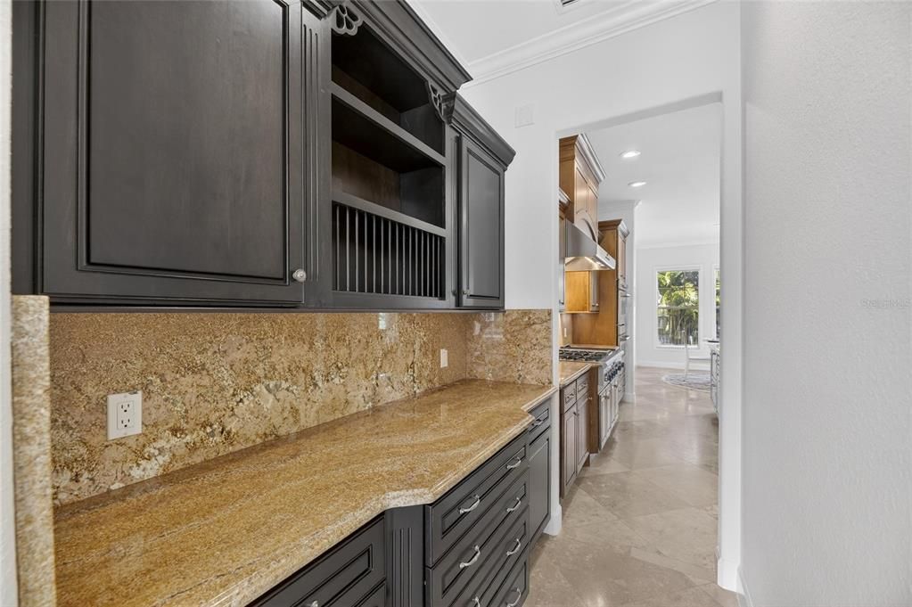 En Venta: $1,249,000 (4 camas, 4 baños, 4367 Pies cuadrados)