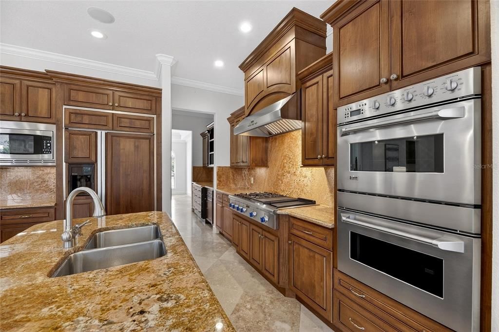 En Venta: $1,249,000 (4 camas, 4 baños, 4367 Pies cuadrados)