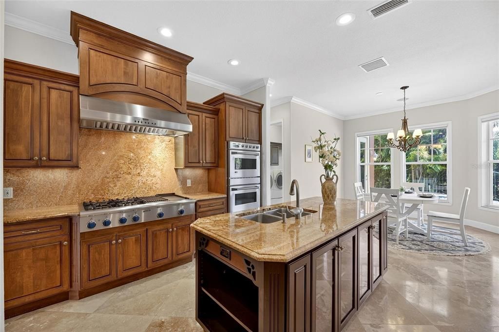 En Venta: $1,249,000 (4 camas, 4 baños, 4367 Pies cuadrados)